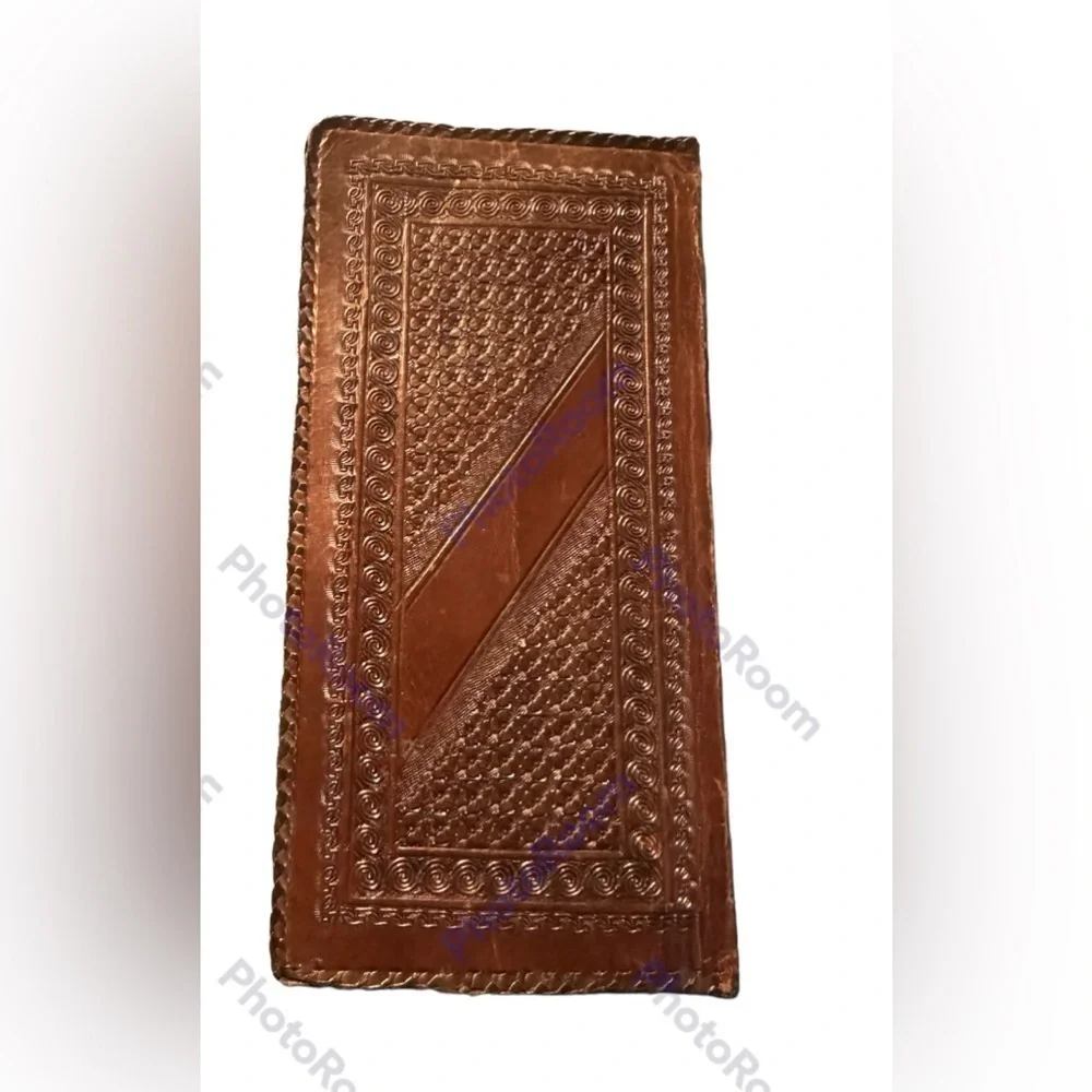Vintage Hand Tooled Distressed Mexico Bi-Fold Wallet (woman's )